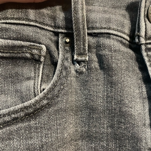 High Rise Straight Crop - Picture 4 of 5